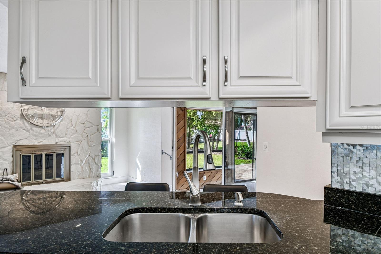 Image 13 of 52 For 10073 Yacht Club Drive