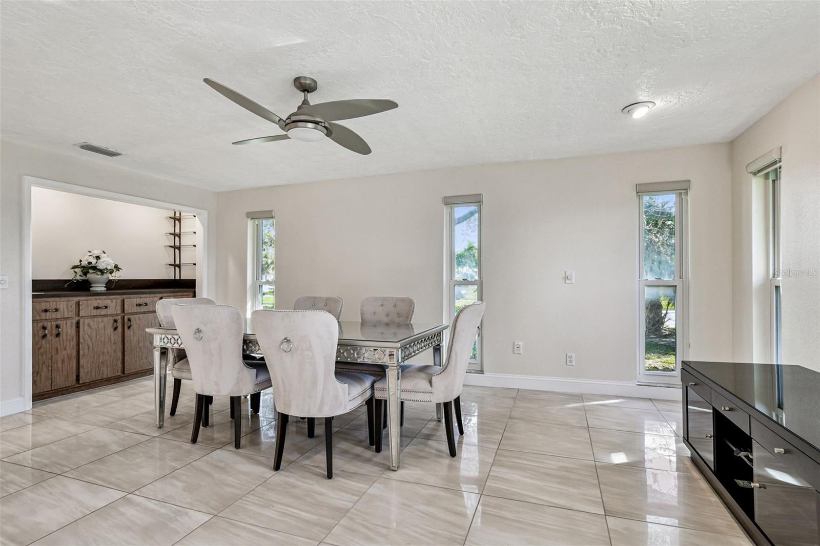 Image 15 of 52 For 10073 Yacht Club Drive