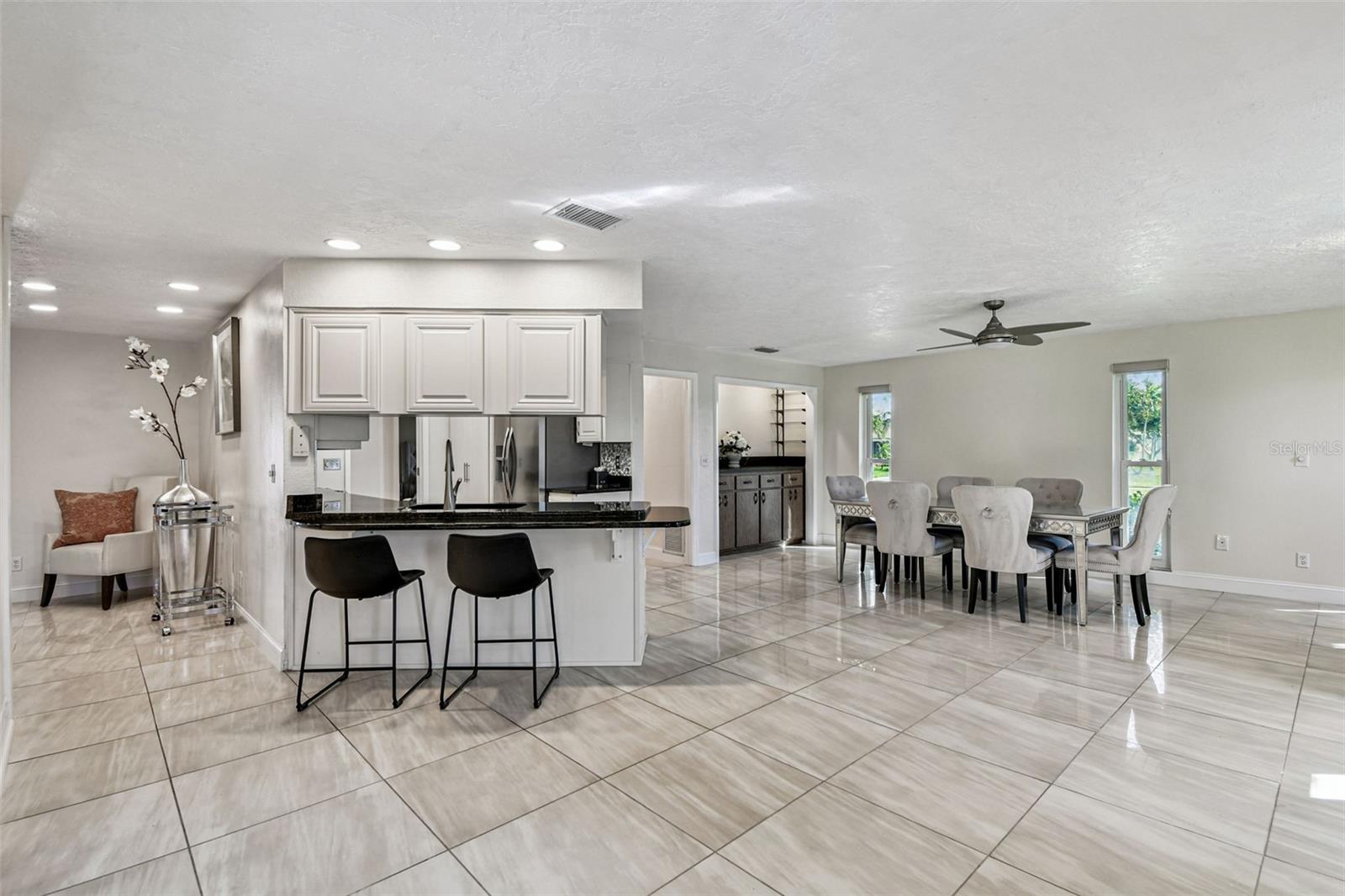 Image 18 of 52 For 10073 Yacht Club Drive