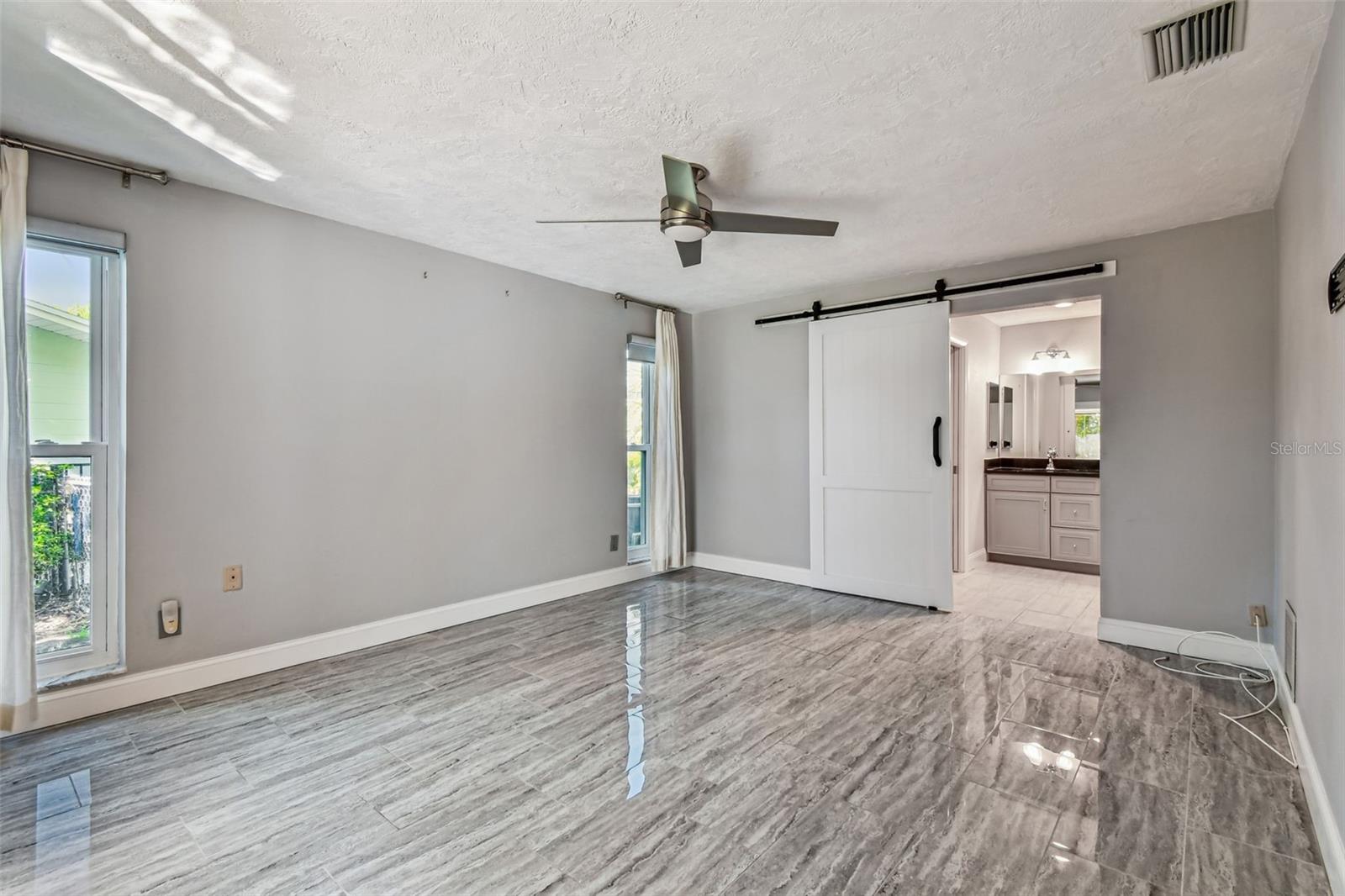 Image 20 of 52 For 10073 Yacht Club Drive