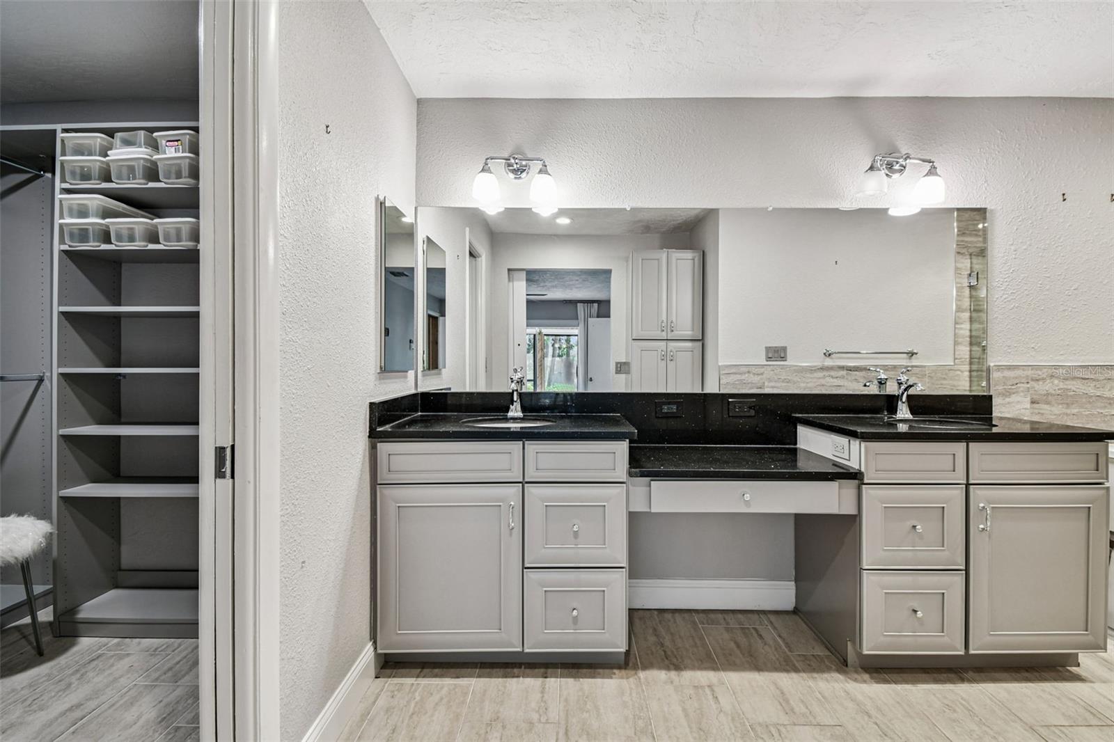 Image 22 of 52 For 10073 Yacht Club Drive