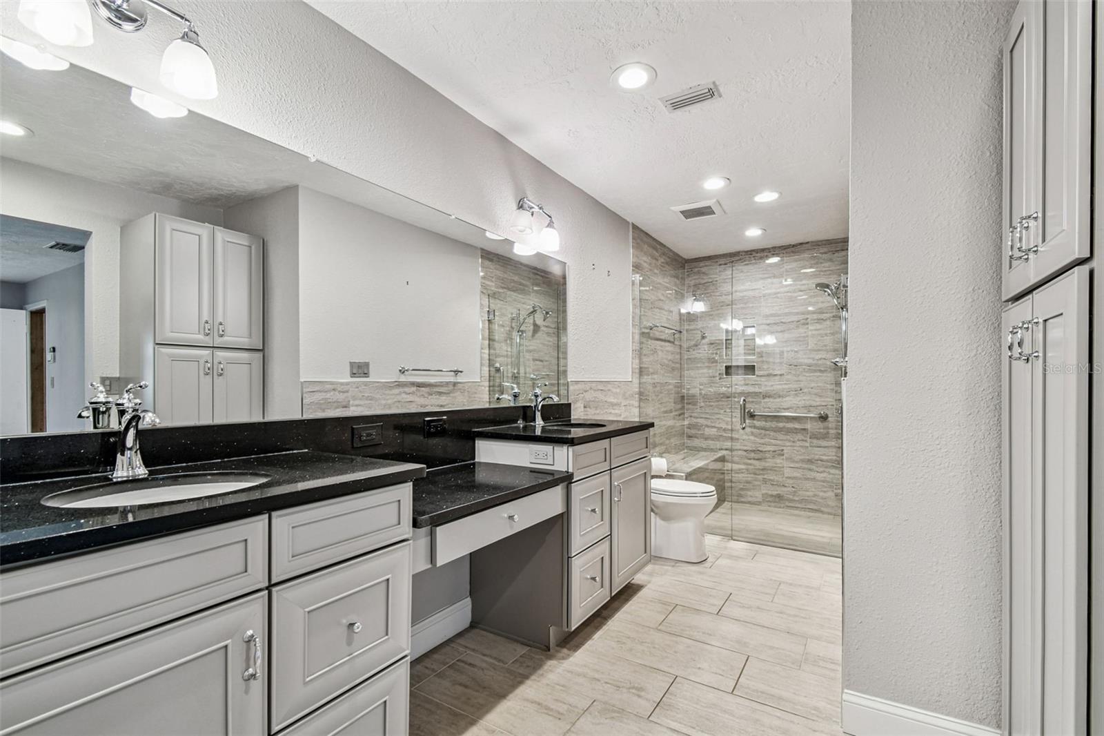 Image 23 of 52 For 10073 Yacht Club Drive