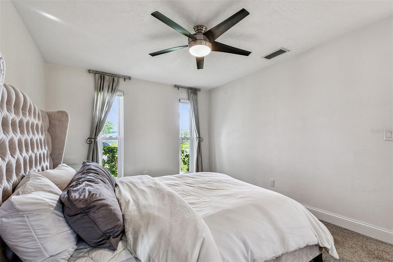 Image 26 of 52 For 10073 Yacht Club Drive