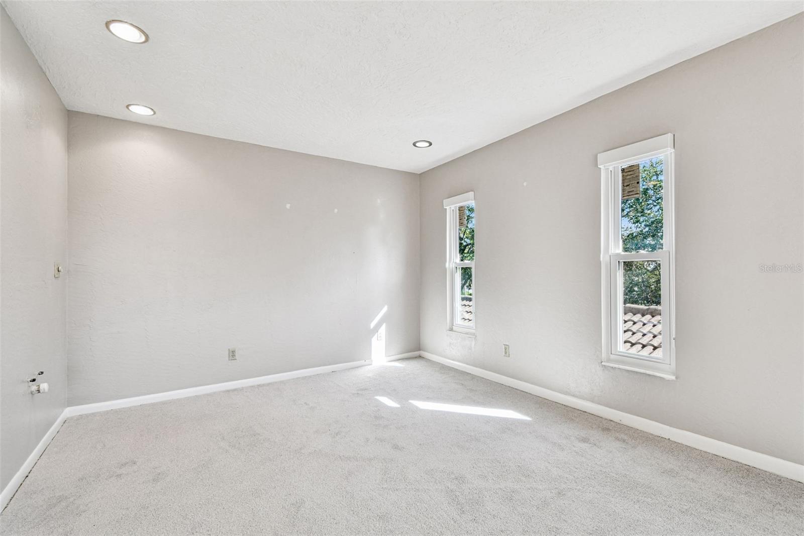 Image 34 of 52 For 10073 Yacht Club Drive