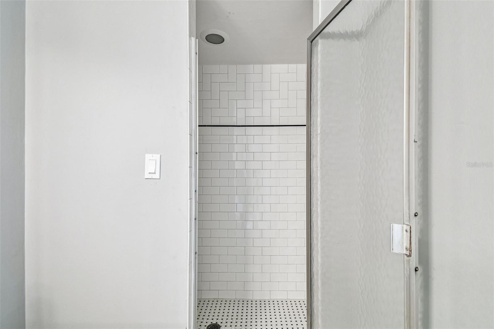 Image 37 of 52 For 10073 Yacht Club Drive