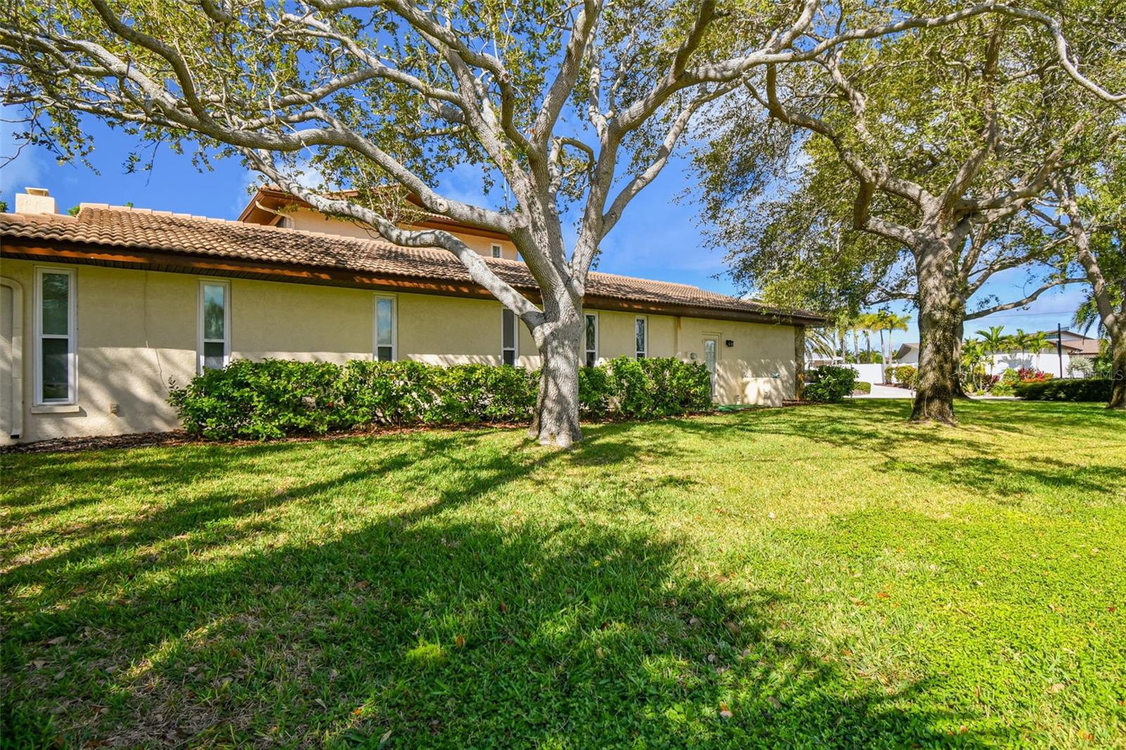 Image 49 of 52 For 10073 Yacht Club Drive