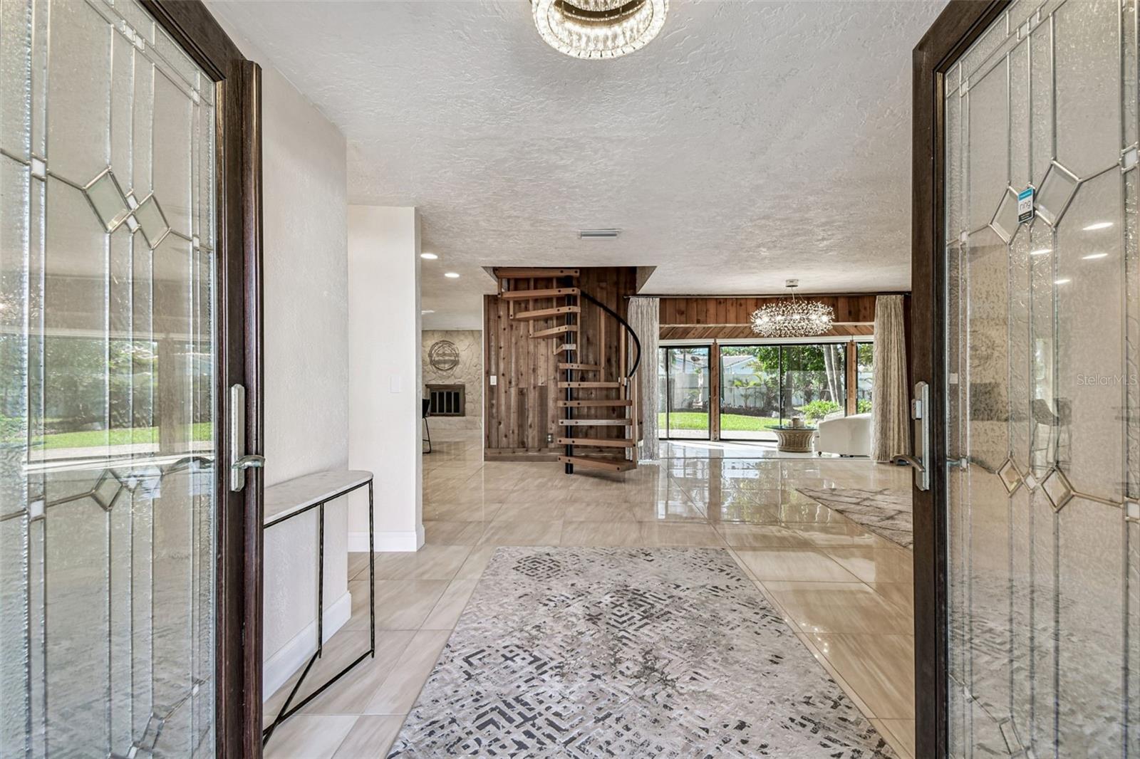 Image 5 of 52 For 10073 Yacht Club Drive