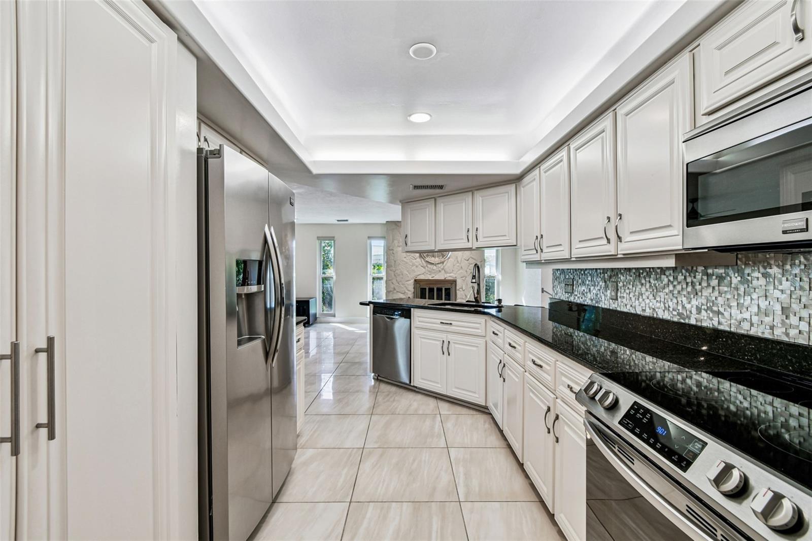 Image 9 of 52 For 10073 Yacht Club Drive