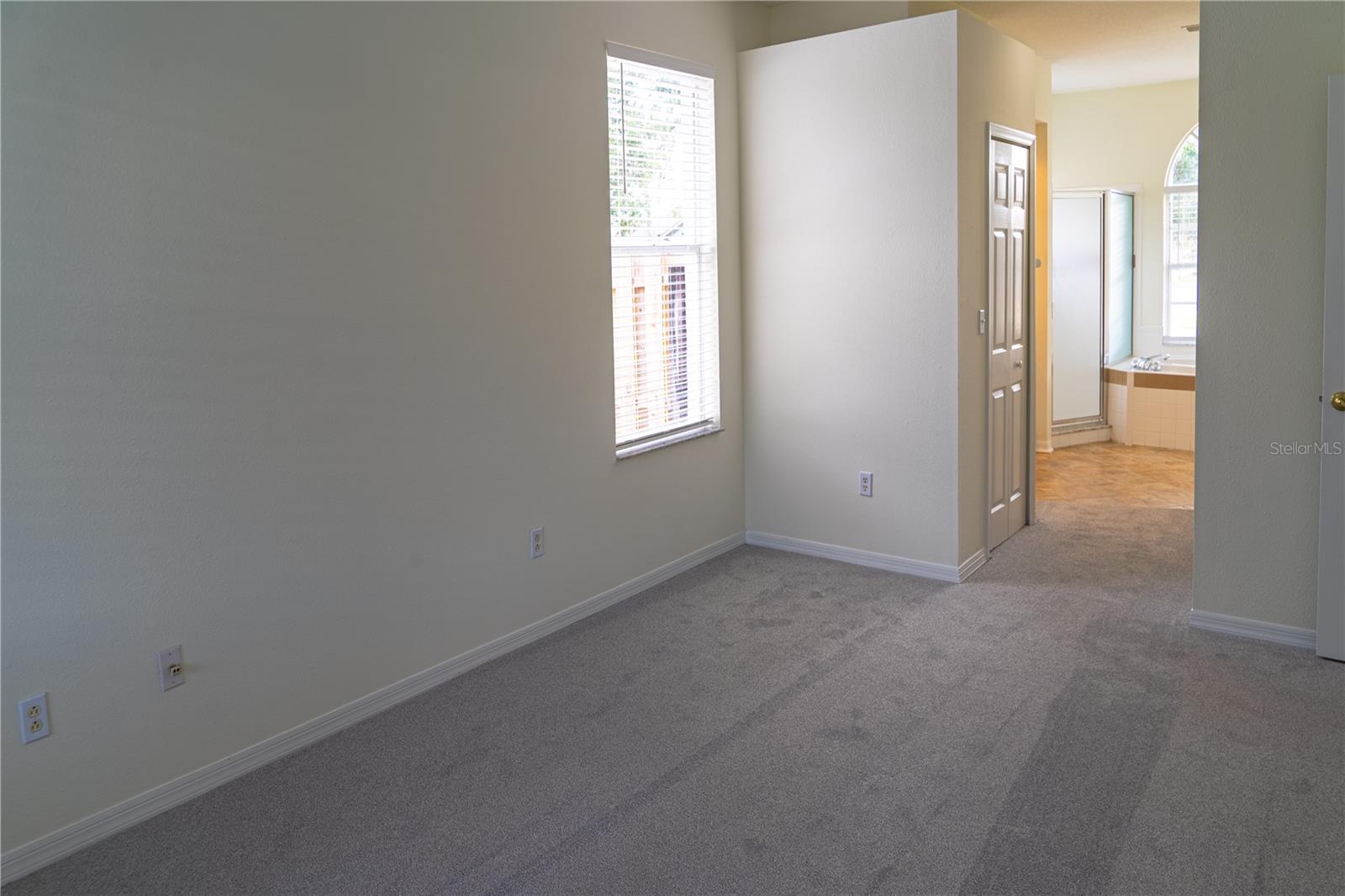 Image 14 of 60 For 9301 Sunnyoak Drive