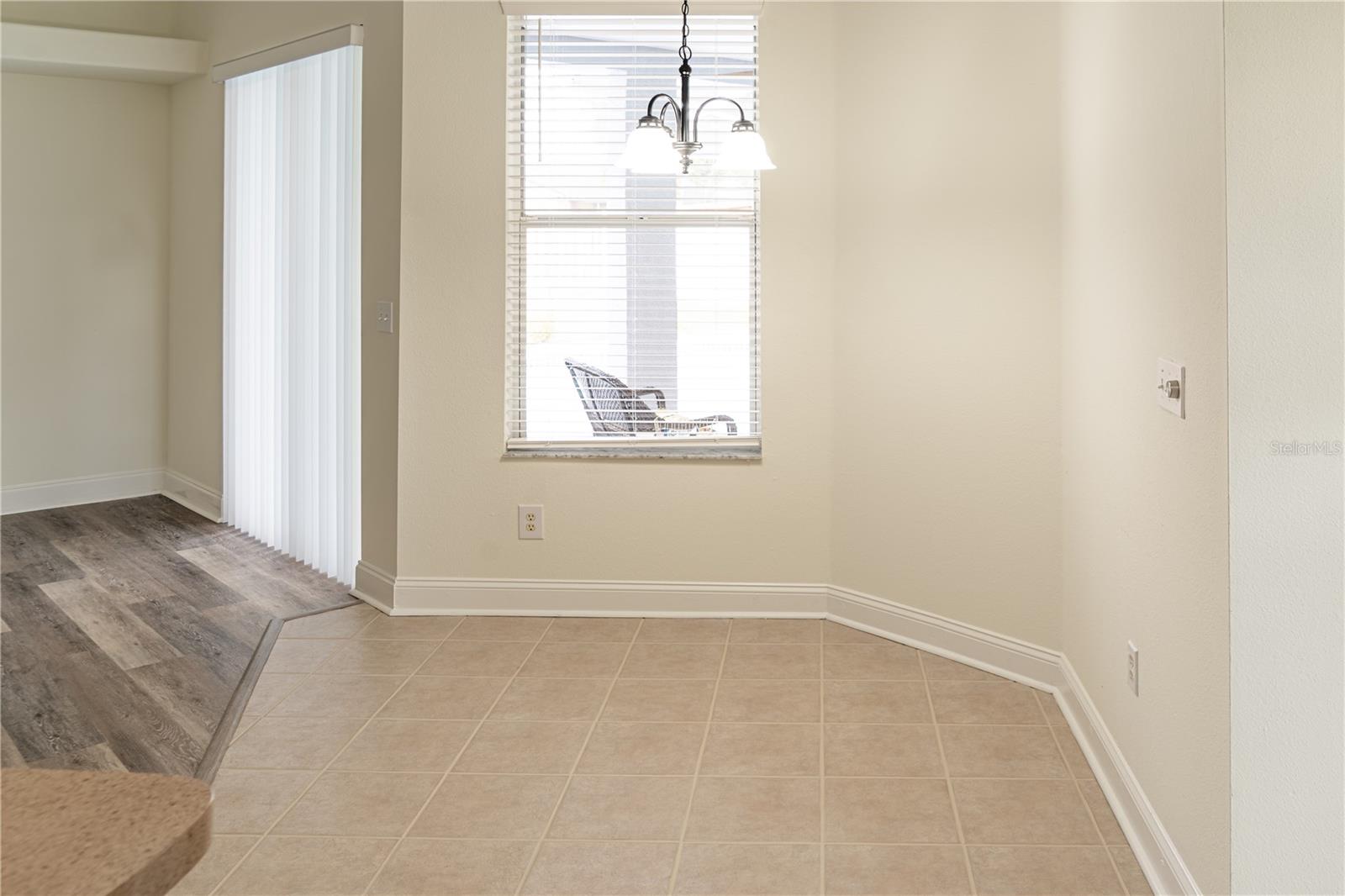 Image 22 of 60 For 9301 Sunnyoak Drive