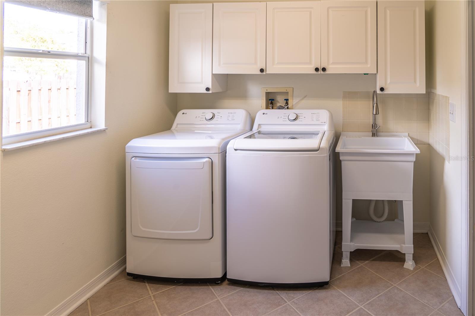 Image 33 of 60 For 9301 Sunnyoak Drive