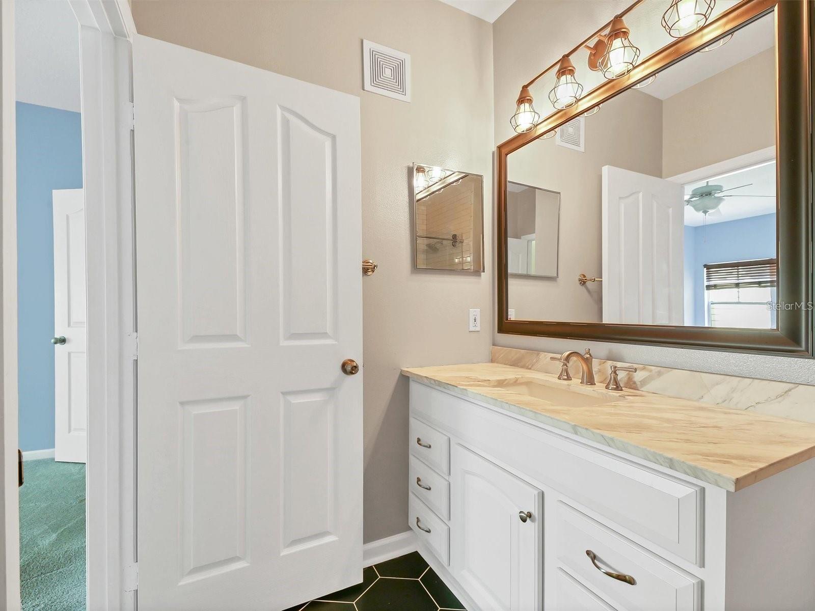 Image 16 of 50 For 4207 Dale Mabry Highway 9309