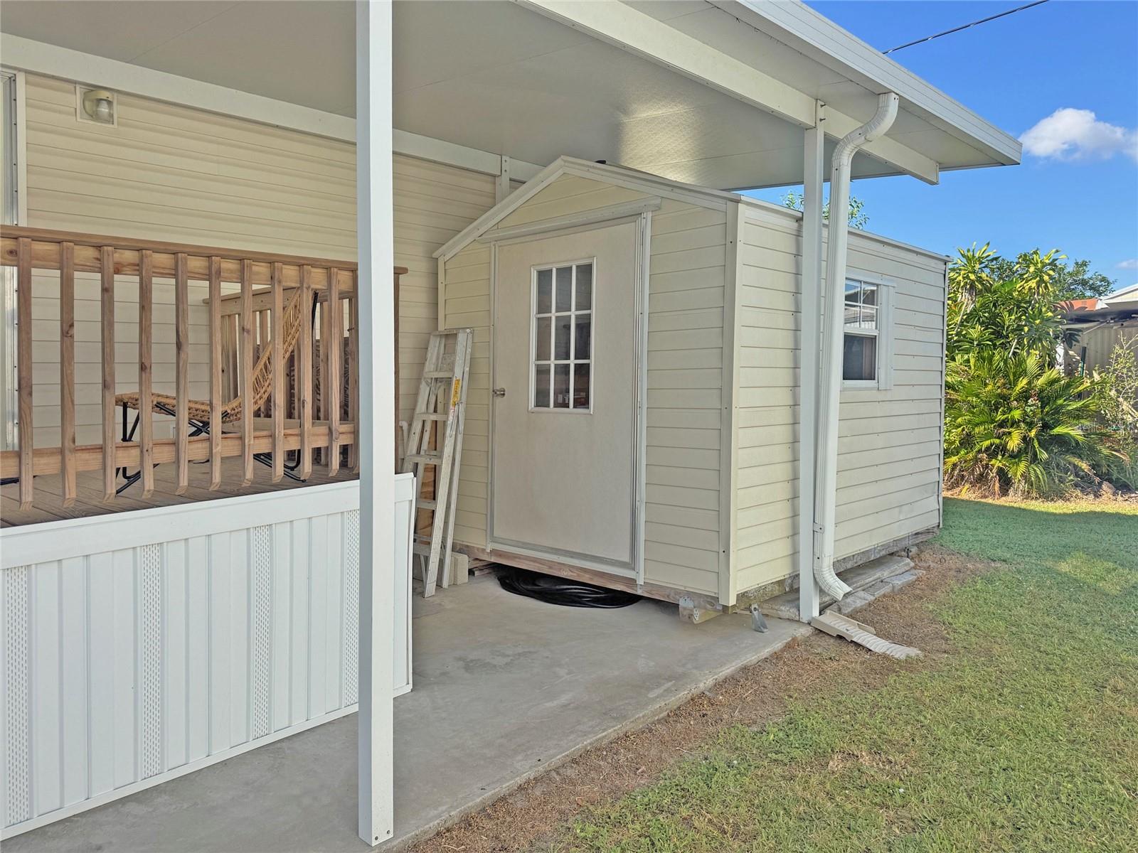 Image 30 of 38 For 10101 Burnt Store Road 118