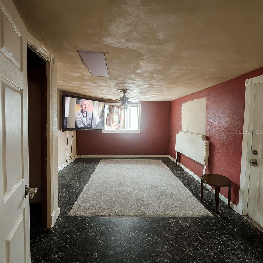 Image 3 of 31 For 1832 Greenhill Drive