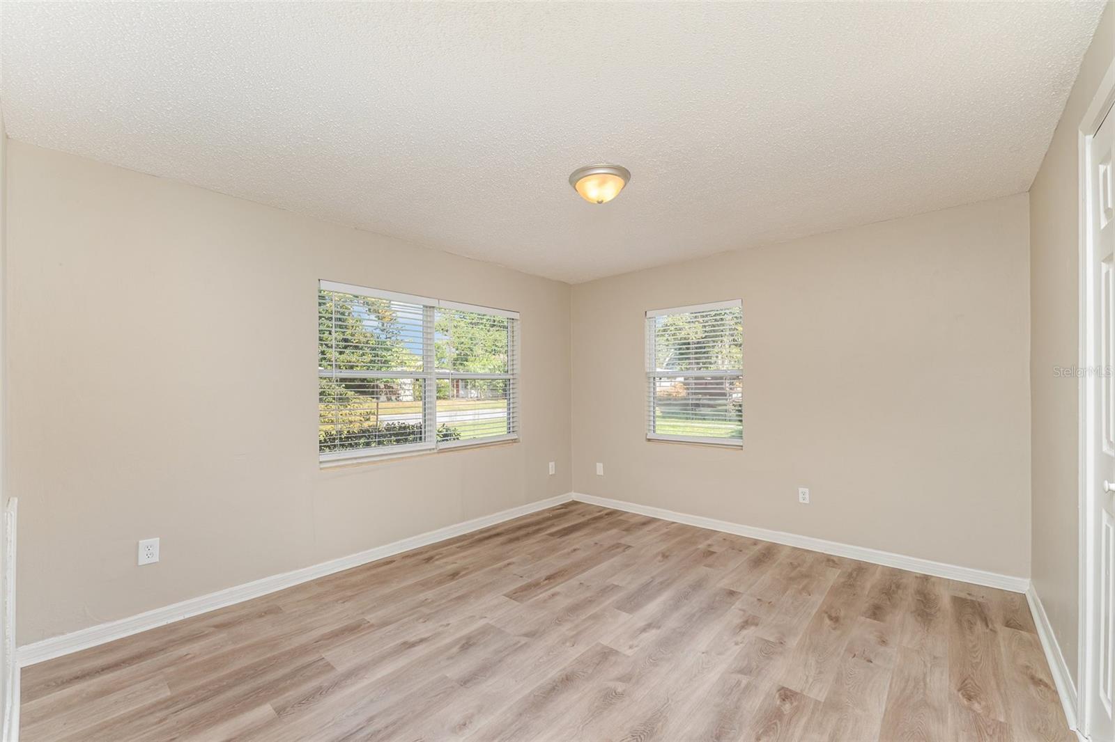 Image 10 of 23 For 938 Golden Rule Court S