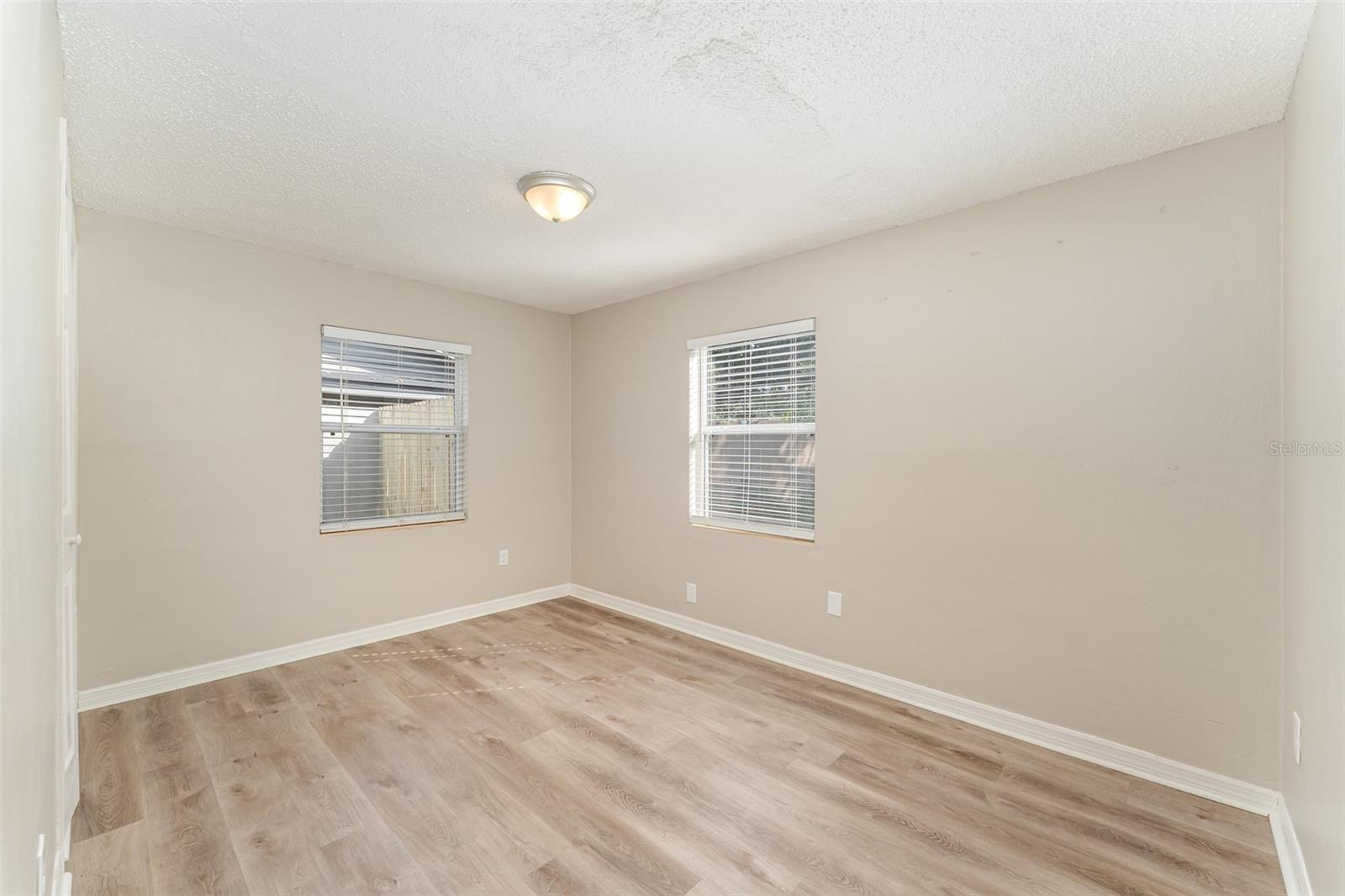 Image 14 of 23 For 938 Golden Rule Court S