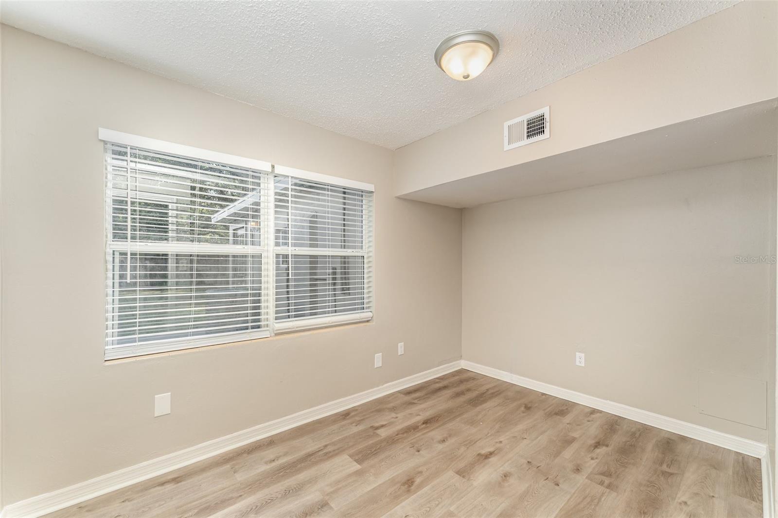 Image 17 of 23 For 938 Golden Rule Court S