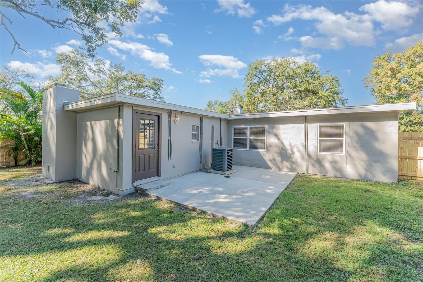 Image 20 of 23 For 938 Golden Rule Court S