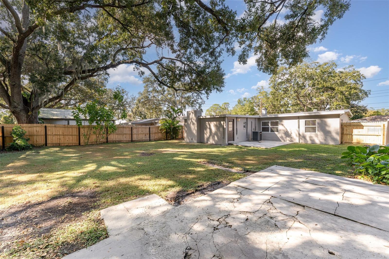 Image 21 of 23 For 938 Golden Rule Court S