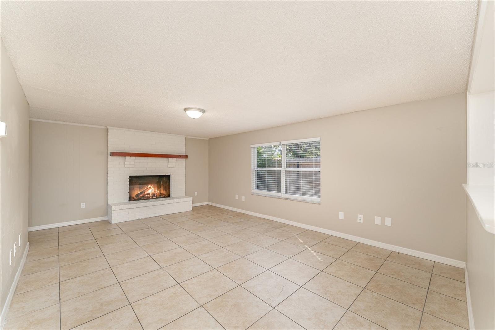 Image 8 of 23 For 938 Golden Rule Court S