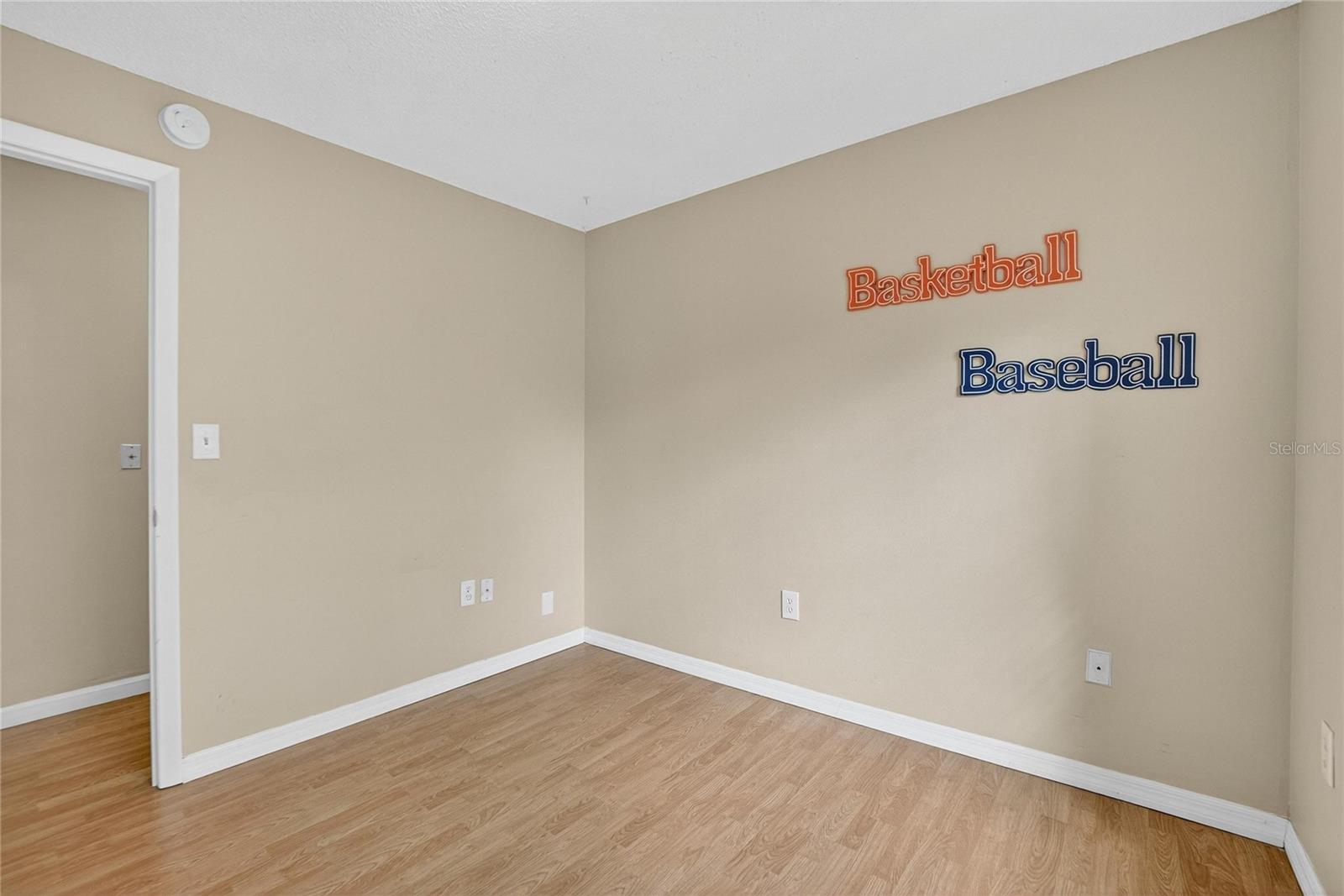 Image 21 of 44 For 221 Faithway Drive