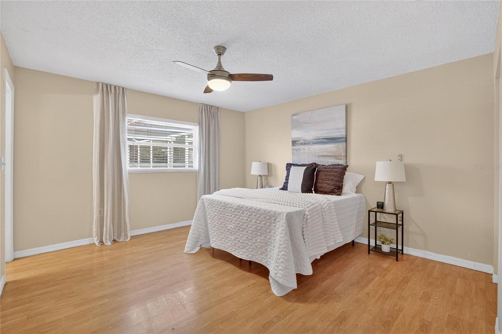 Image 27 of 44 For 221 Faithway Drive