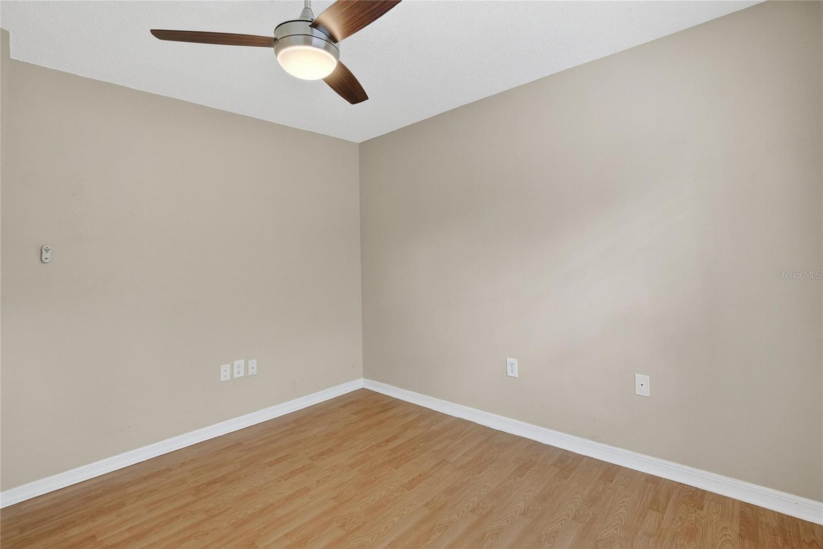 Image 33 of 44 For 221 Faithway Drive