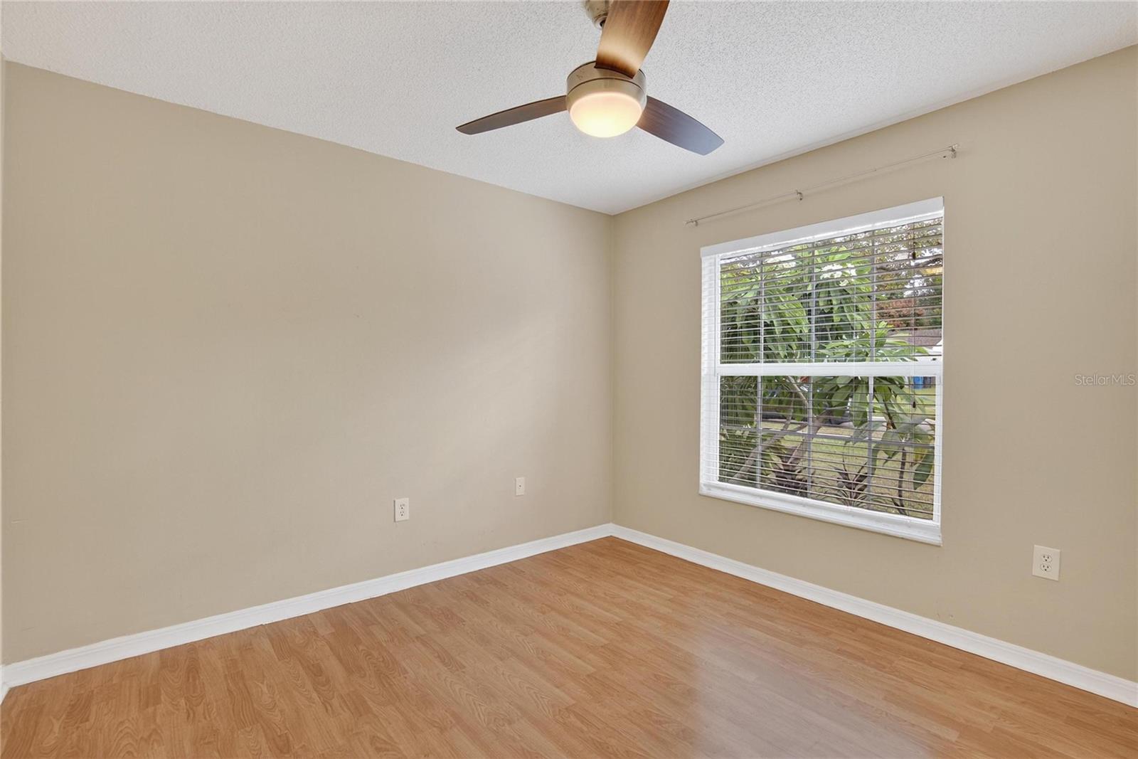 Image 34 of 44 For 221 Faithway Drive