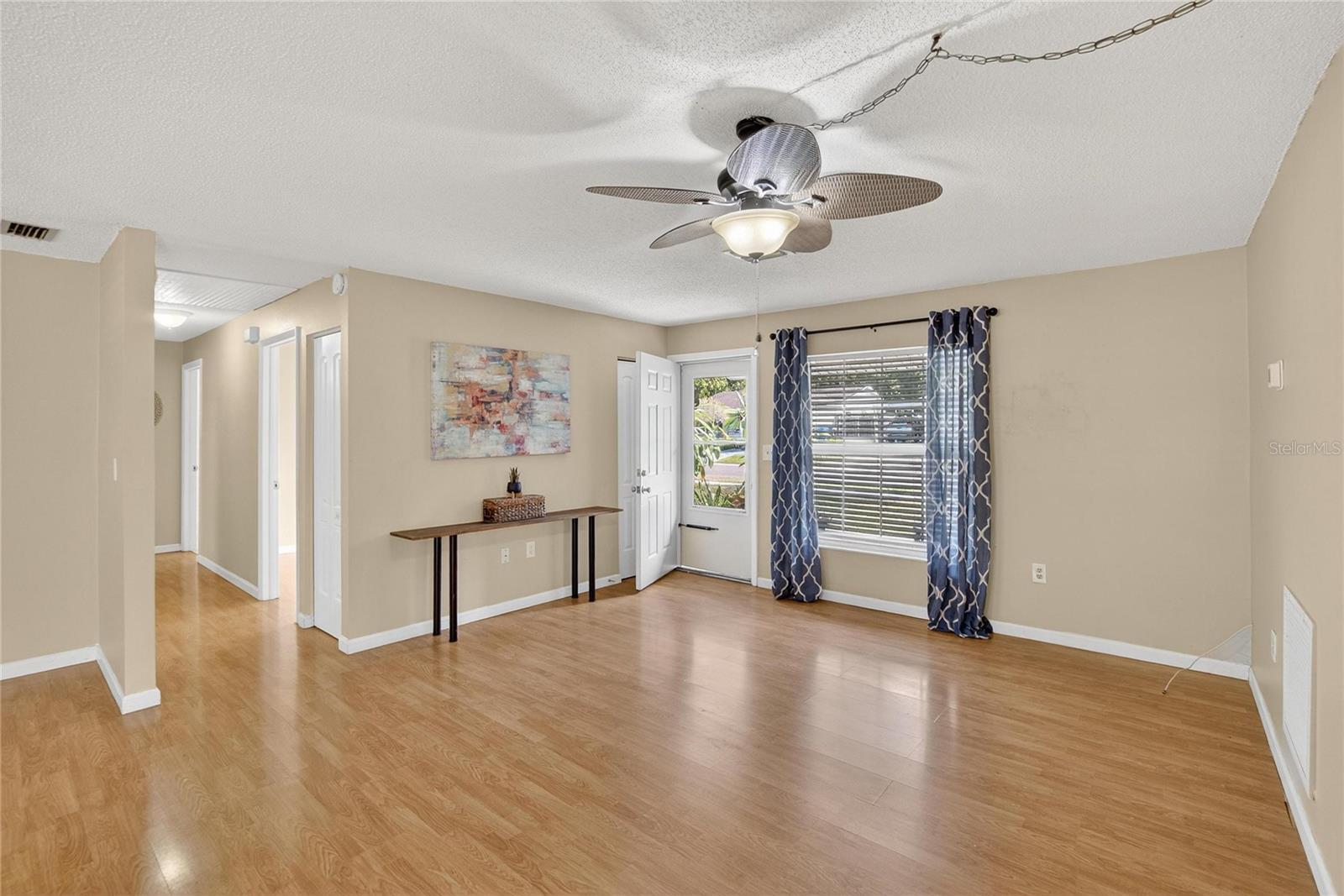 Image 5 of 44 For 221 Faithway Drive