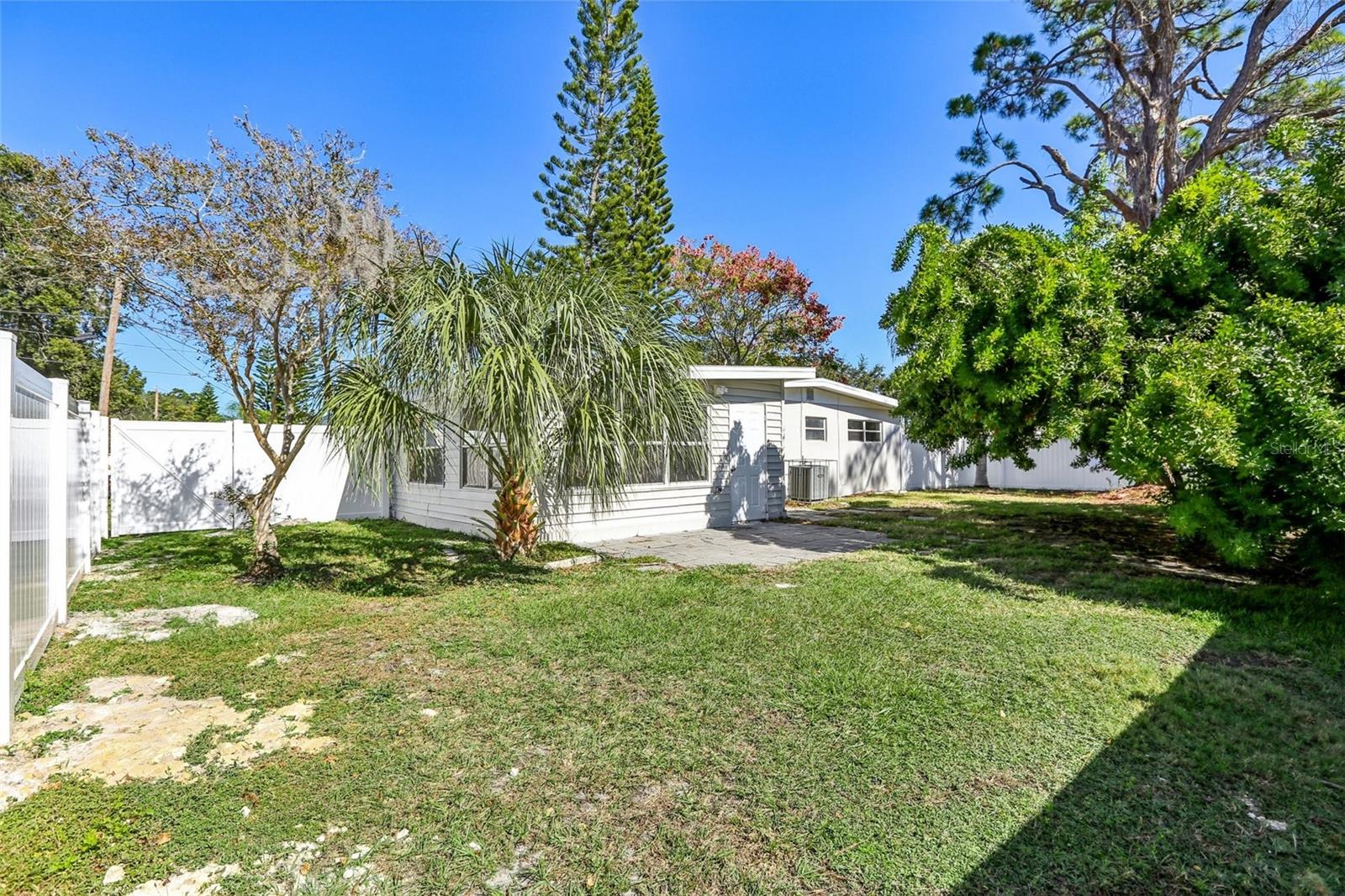 Image 31 of 40 For 7243 Royal Palm Drive