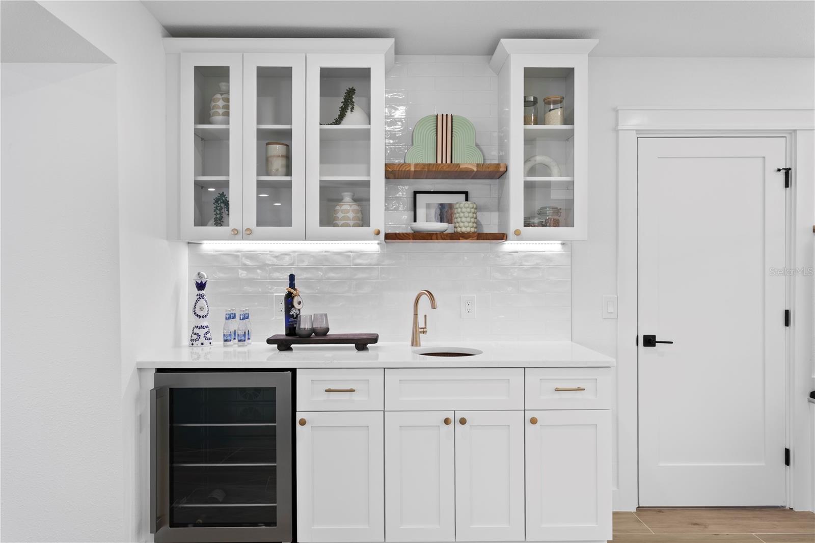 Image 18 of 57 For 403 Hermosita Drive