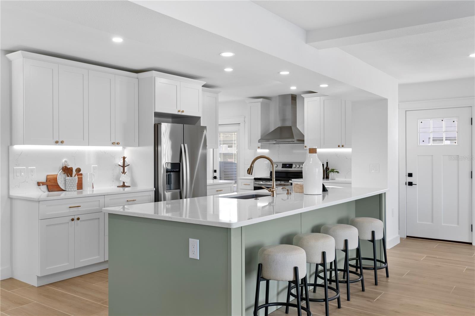 Image 20 of 57 For 403 Hermosita Drive