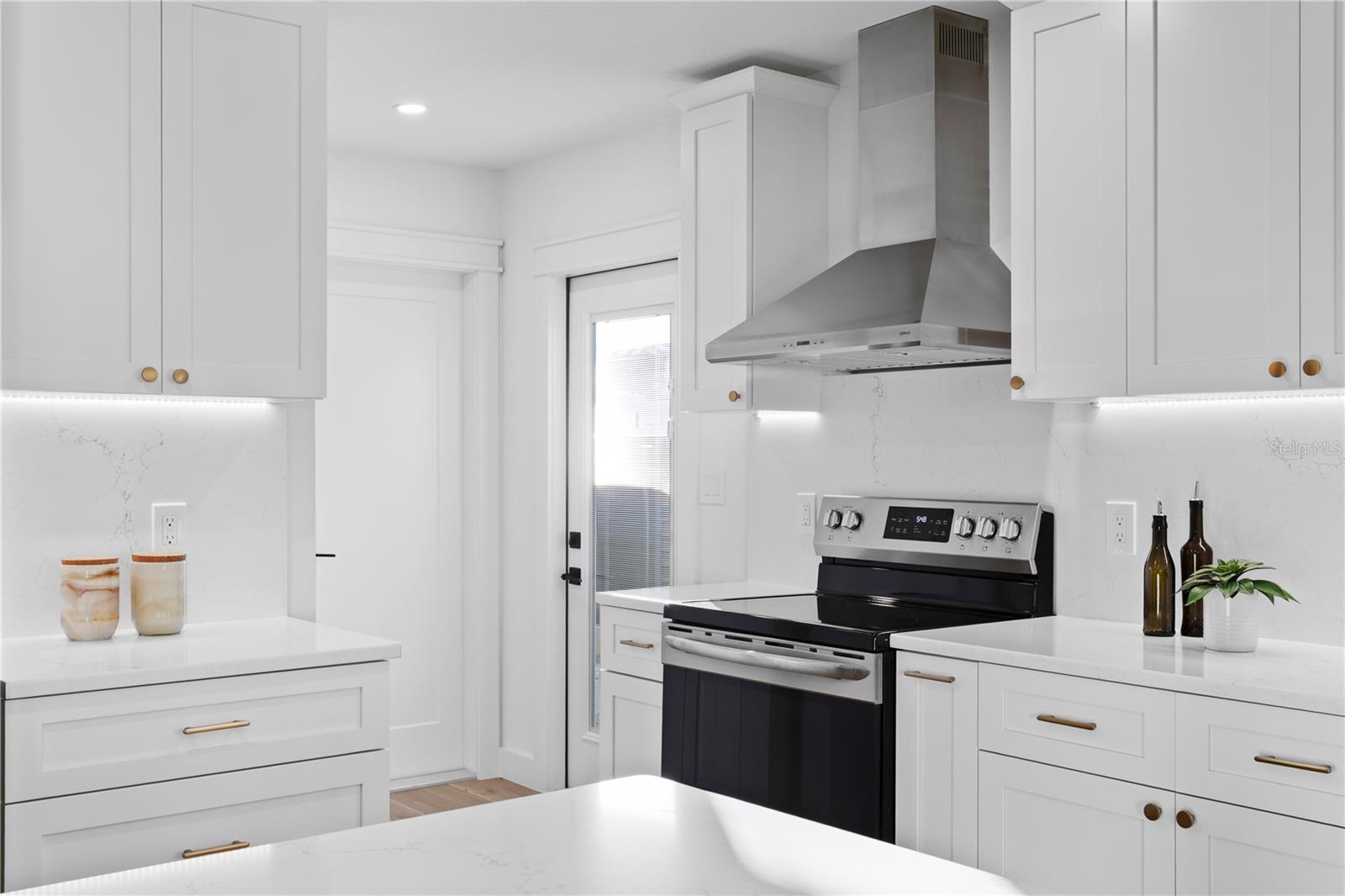 Image 21 of 57 For 403 Hermosita Drive