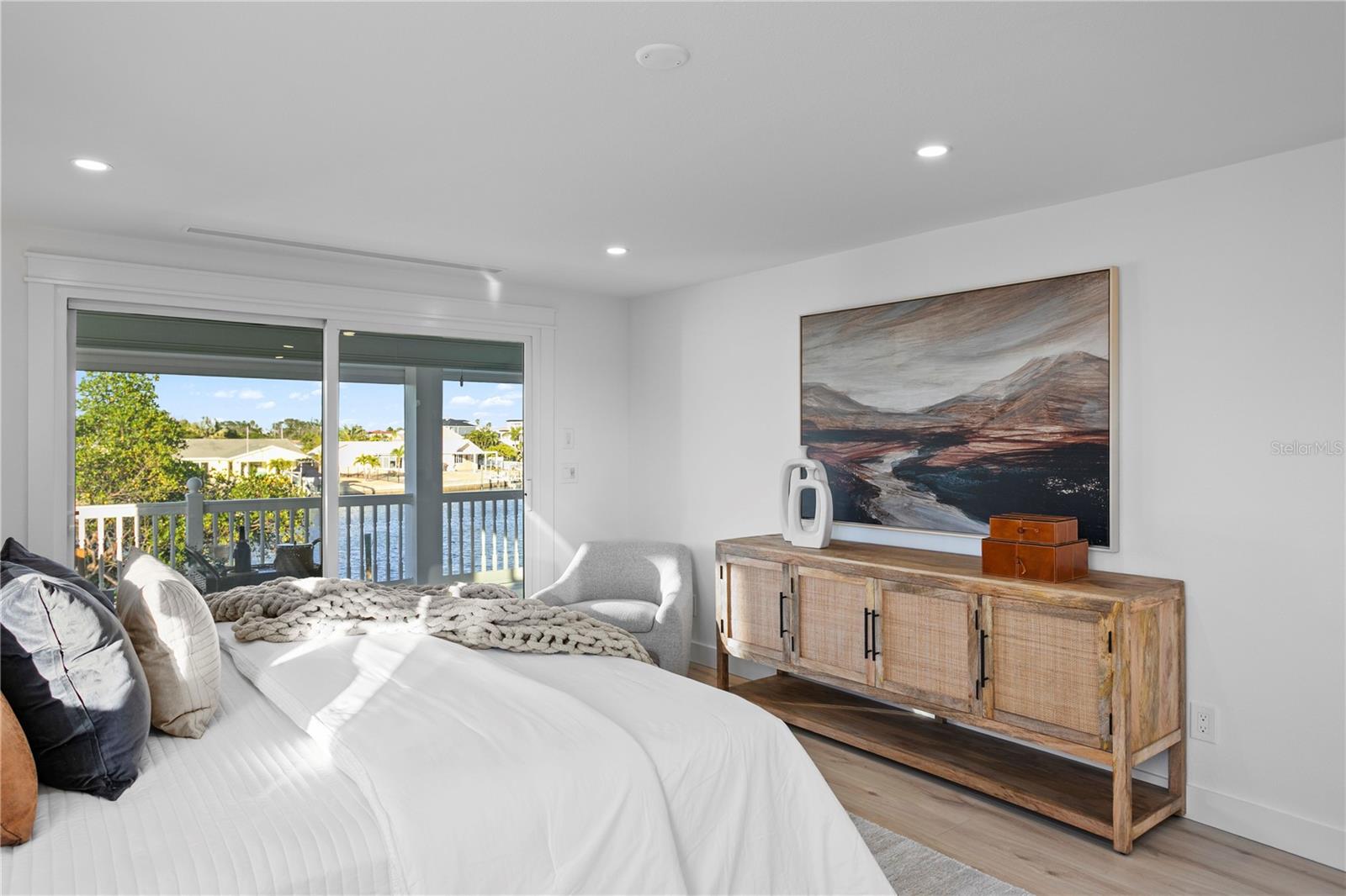 Image 33 of 57 For 403 Hermosita Drive