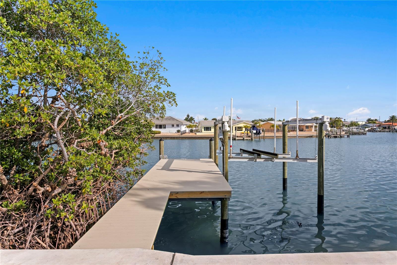 Image 59 of 74 For 403 Hermosita Drive