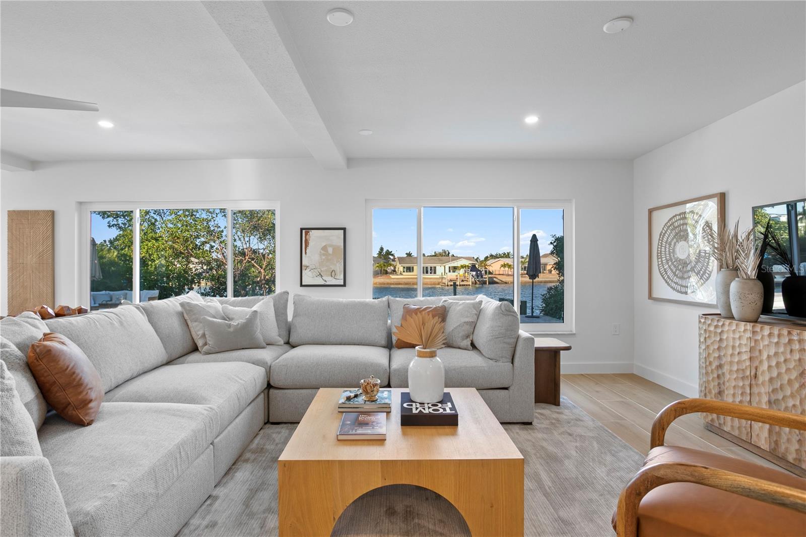 Image 9 of 57 For 403 Hermosita Drive