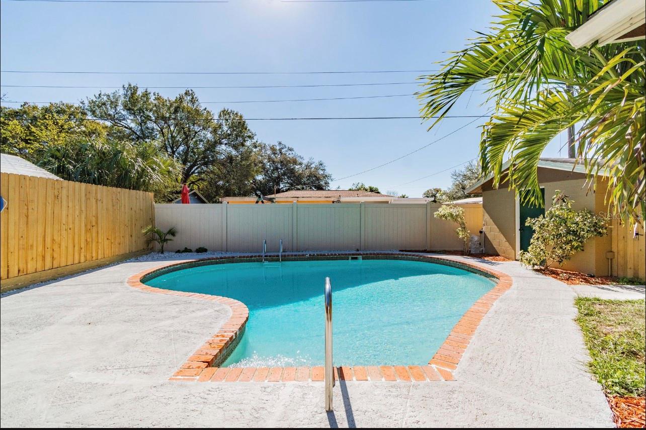 Image 14 of 28 For 6024 Burke Street