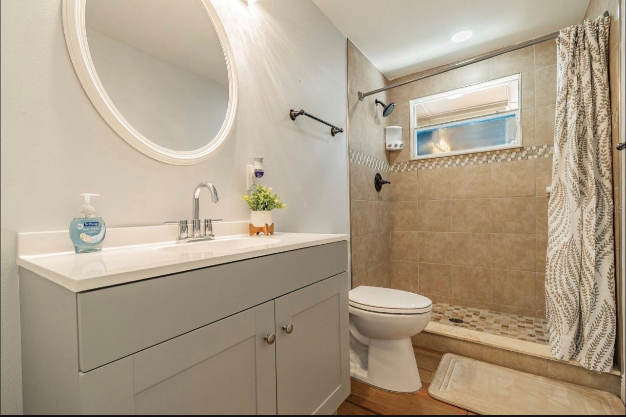 Image 17 of 28 For 6024 Burke Street