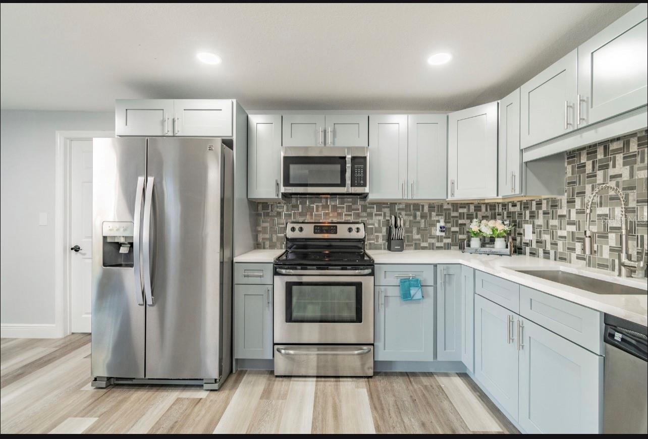 Image 24 of 28 For 6024 Burke Street