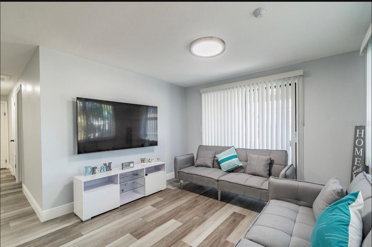 Image 27 of 28 For 6024 Burke Street