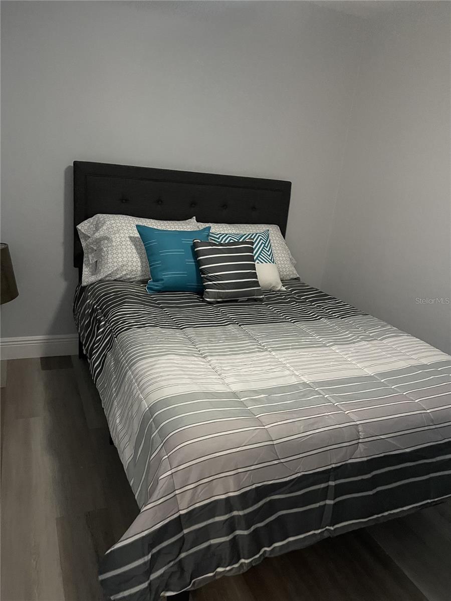 Image 4 of 6 For 6024 Burke Street