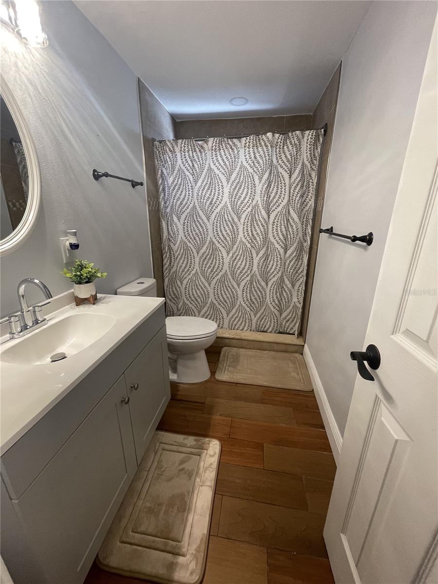 Image 5 of 6 For 6024 Burke Street