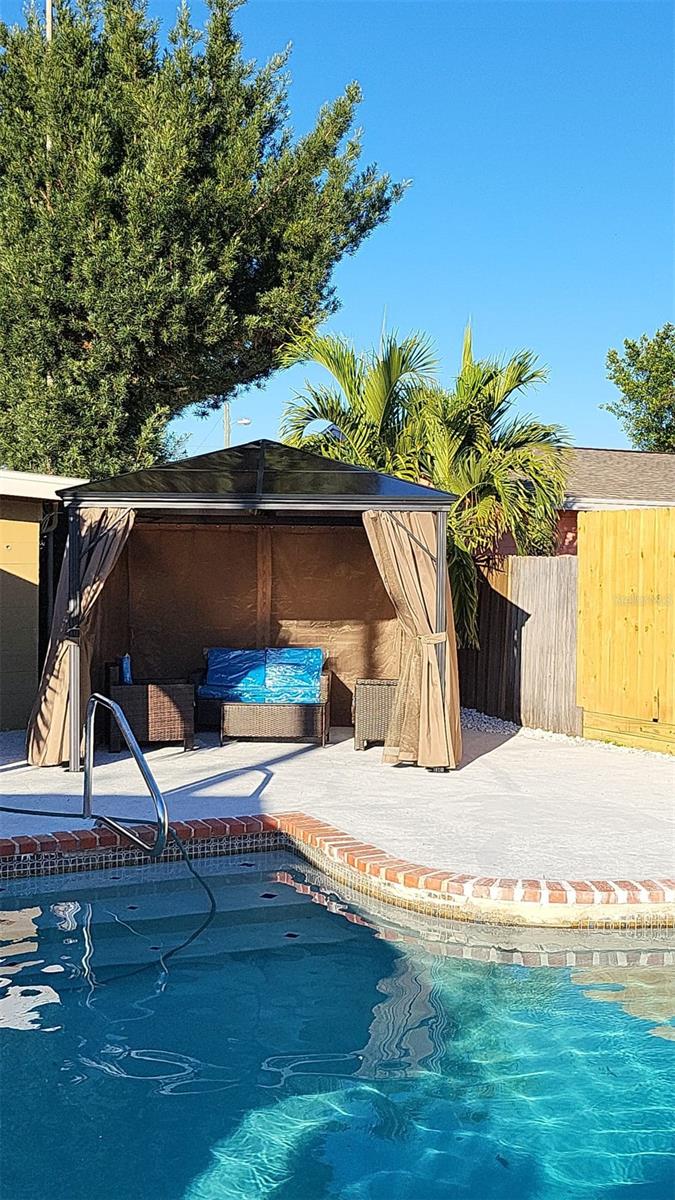 Image 7 of 28 For 6024 Burke Street