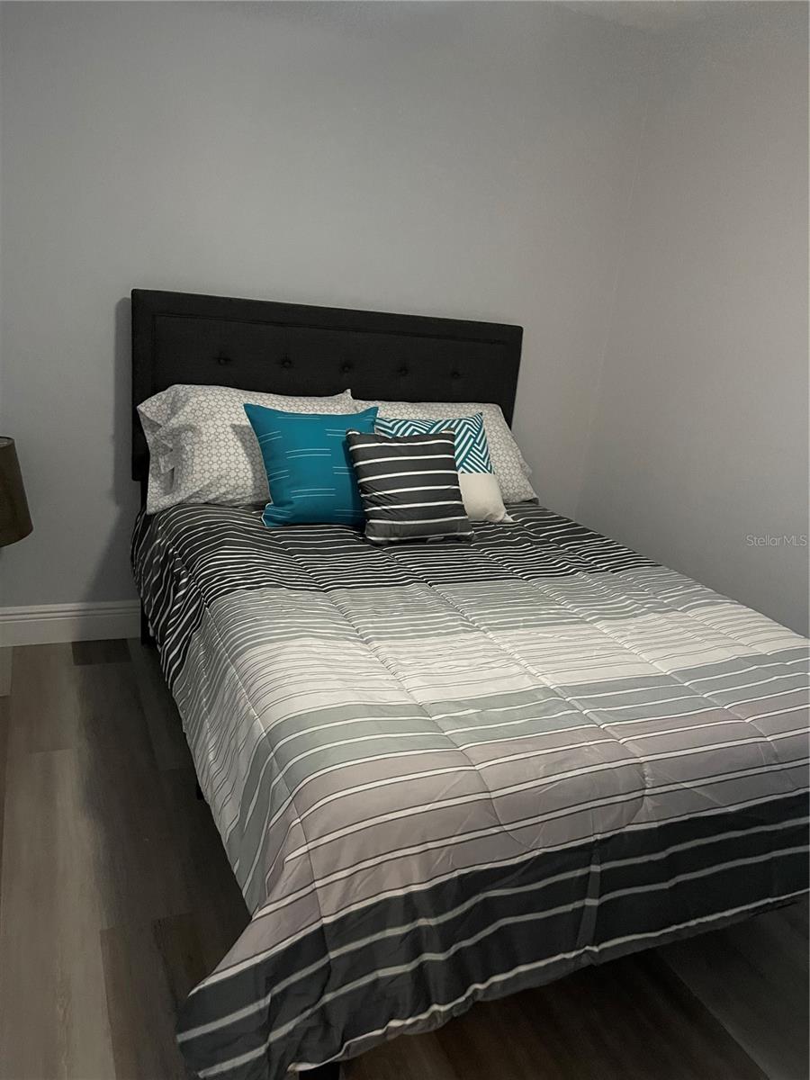 Image 8 of 28 For 6024 Burke Street