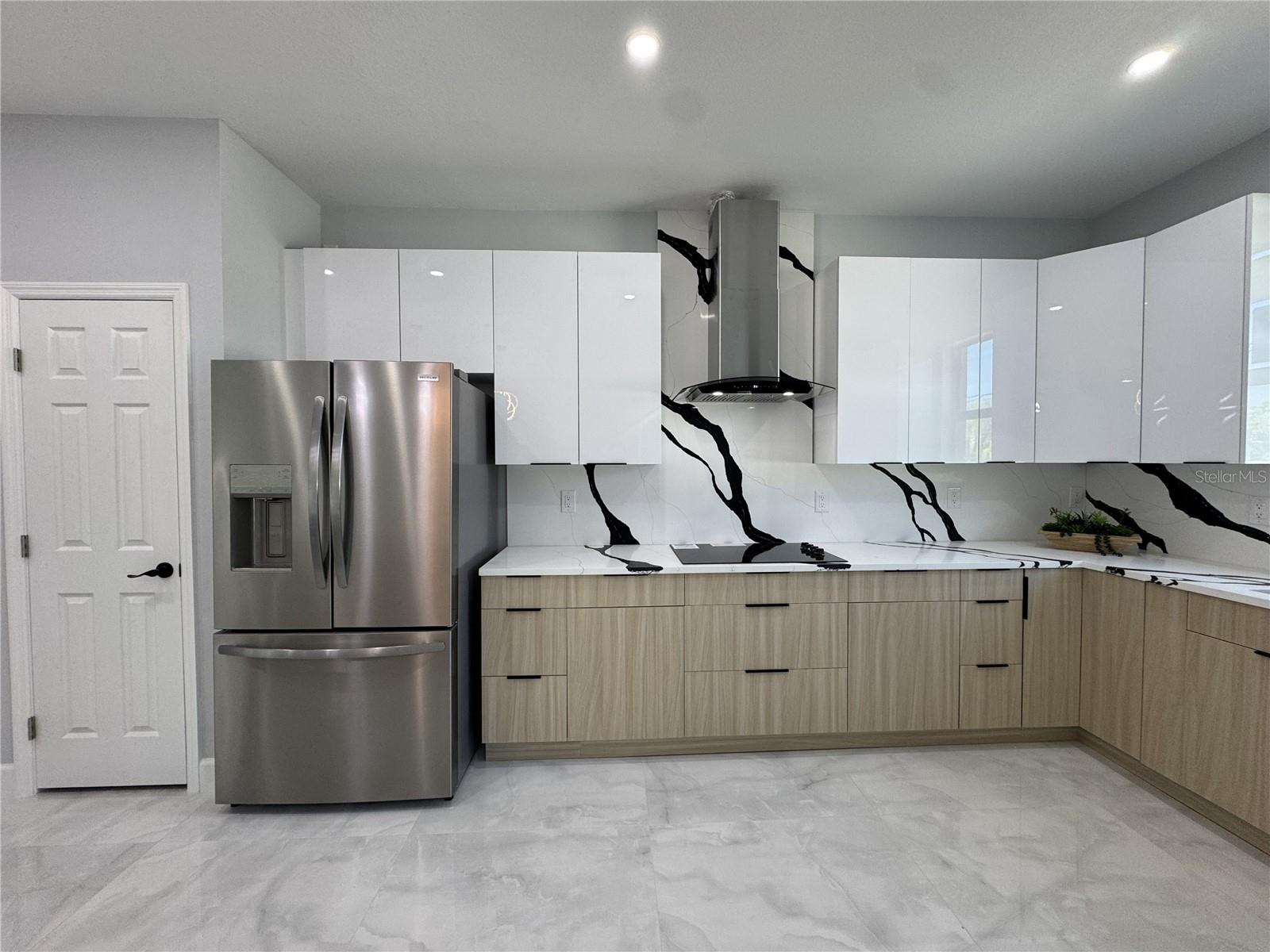 Image 10 of 31 For 313 31st Terrace