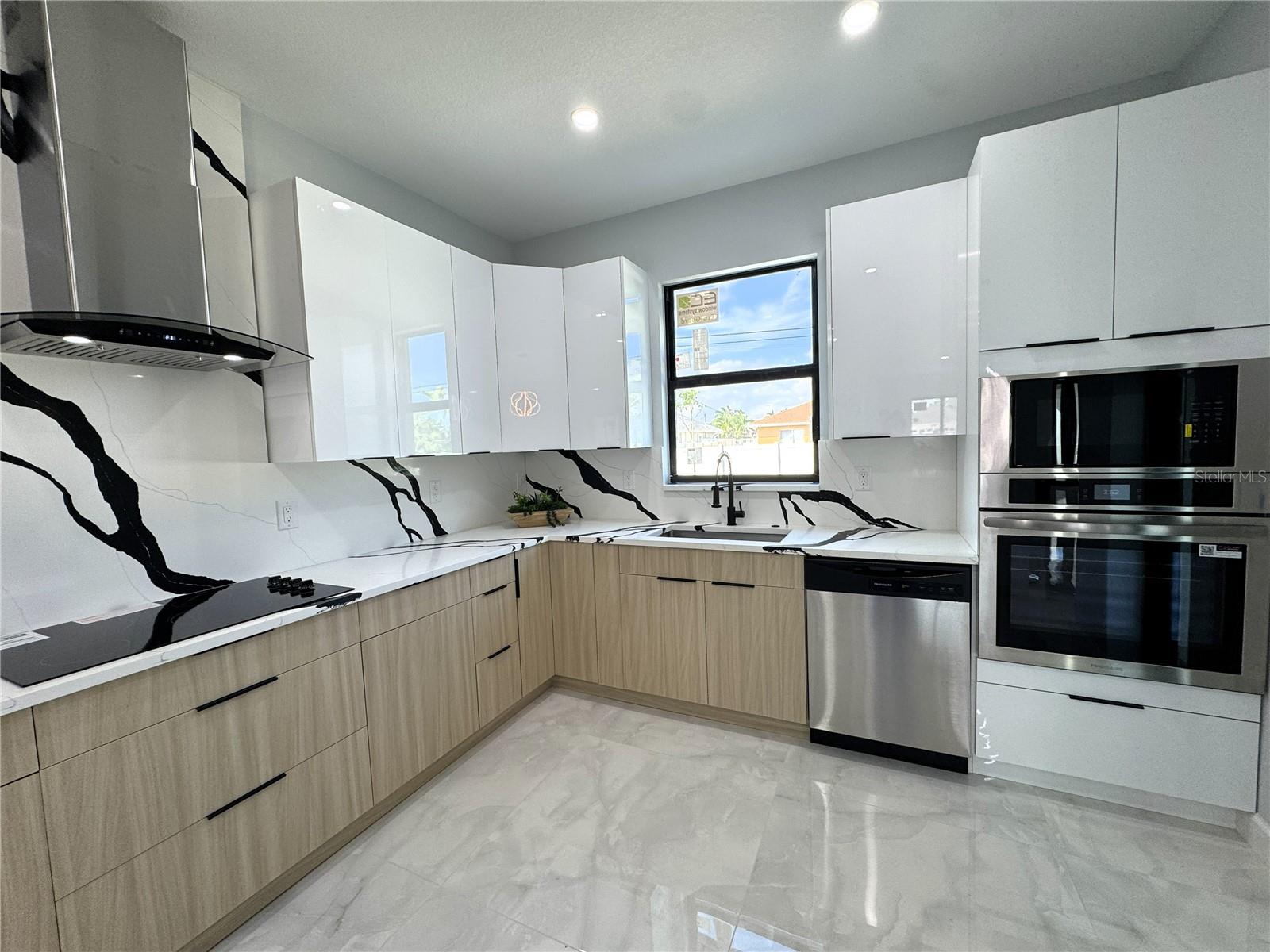 Image 9 of 31 For 313 31st Terrace