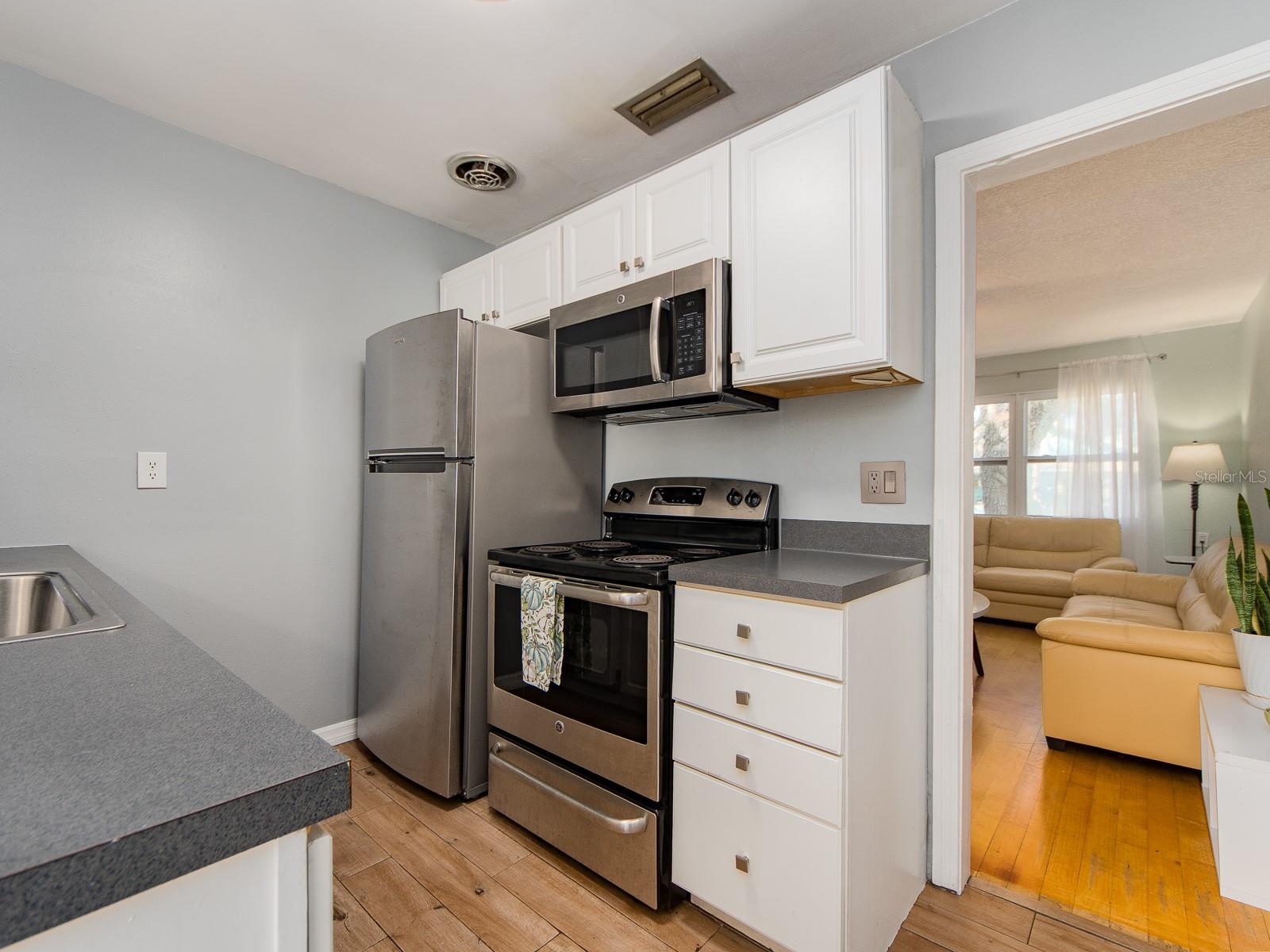 Image 10 of 35 For 449 Roanoke Street