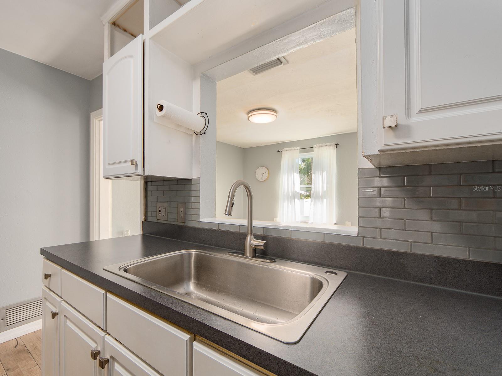 Image 11 of 35 For 449 Roanoke Street