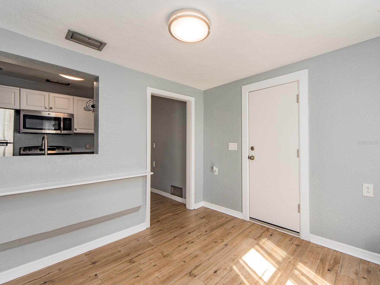 Image 13 of 35 For 449 Roanoke Street