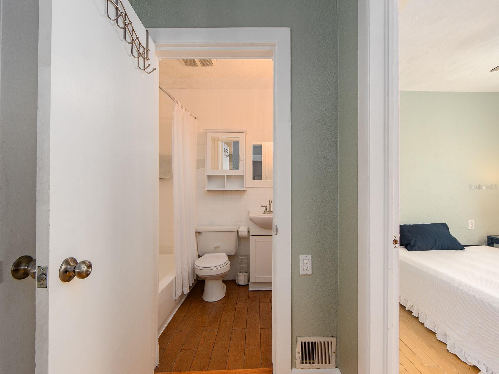 Image 21 of 35 For 449 Roanoke Street